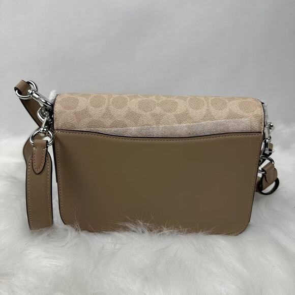 COACH Quinn Bag Shoulder/Crossbody In Signature Canvas In Silver/Sand/Taupe NWT - Picture 4 of 12